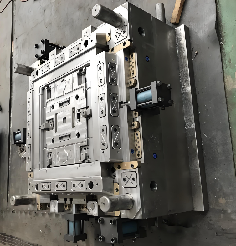 汽车保险杠塑料模具